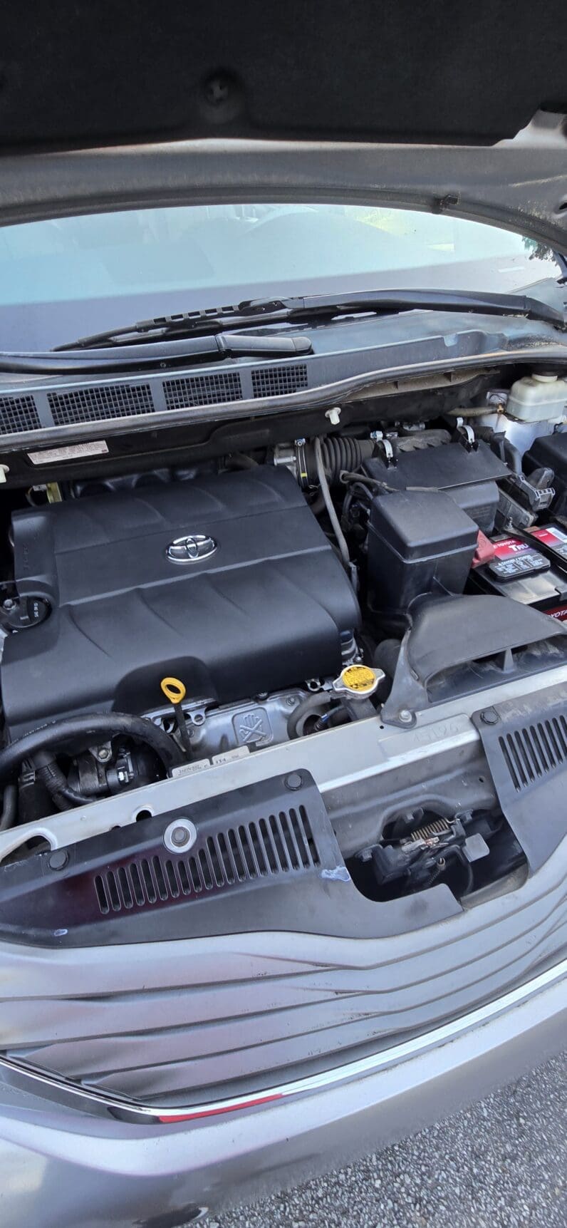 
								Toyota Sienna 2012 XLE full									