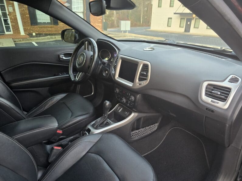 
								Jeep Compass 80TH full									