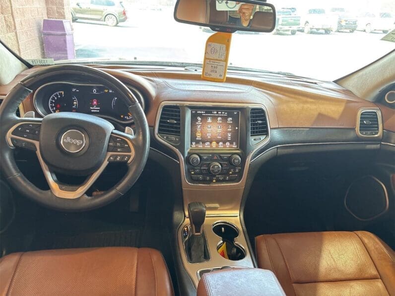 
								Jeep Grand Cherokee Summit 4WD full									